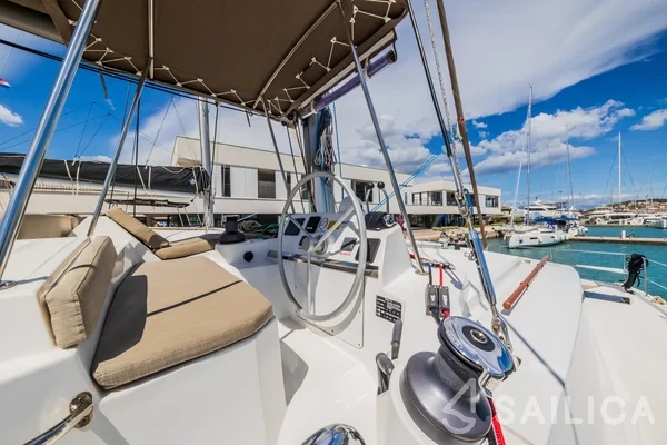 Bali 4.2 - Yacht Charter Sailica