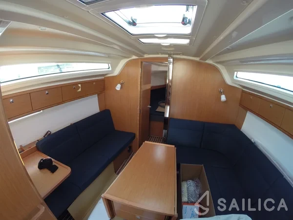 Bavaria 37 Cruiser - Yacht Charter Sailica