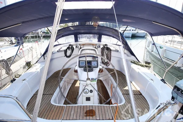 Bavaria 39 Cruiser - Yacht Charter Sailica