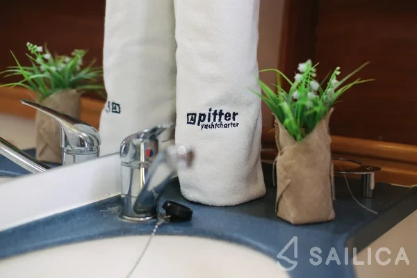 Bavaria 39 Cruiser - Yacht Charter Sailica