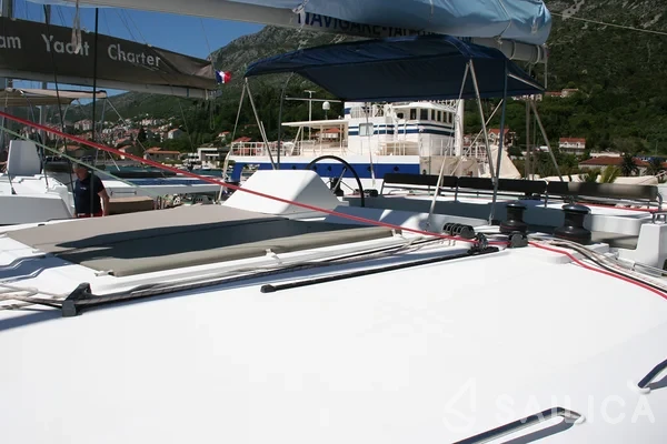 Lagoon 450  Flybridge - Yacht Charter Sailica