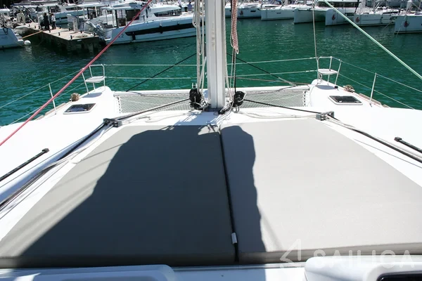 Lagoon 450  Flybridge - Yacht Charter Sailica