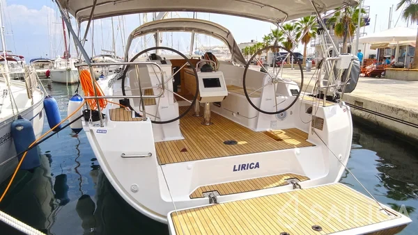 Bavaria 37 Cruiser - Yacht Charter Sailica