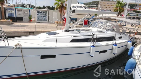 Bavaria 37 Cruiser - Yacht Charter Sailica