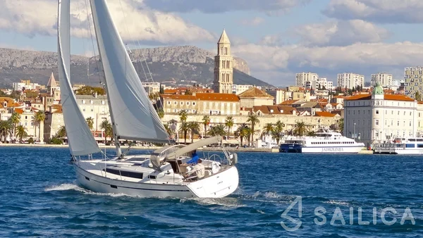 Bavaria 37 Cruiser - Yacht Charter Sailica