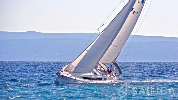 Bavaria 37 Cruiser - Yacht Charter Sailica