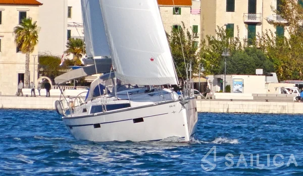 Bavaria 37 Cruiser - Yacht Charter Sailica