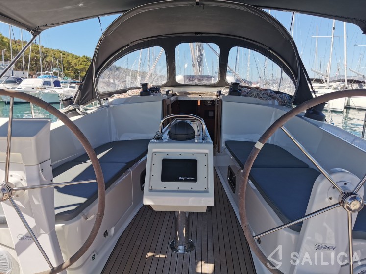 Bavaria Cruiser 41 - Yacht Charter Sailica