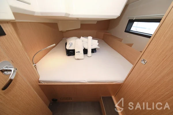 Bavaria C42 - Yacht Charter Sailica