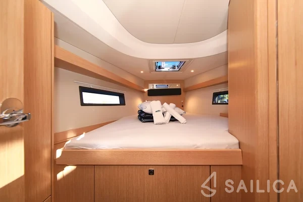 Bavaria C42 - Yacht Charter Sailica