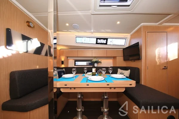 Bavaria C42 - Yacht Charter Sailica