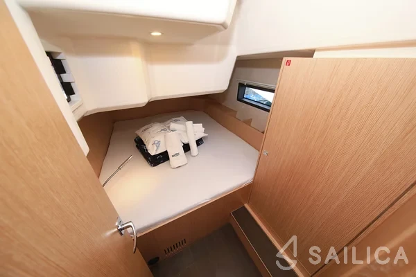 Bavaria C42 - Yacht Charter Sailica