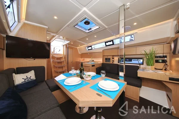 Bavaria C42 - Yacht Charter Sailica