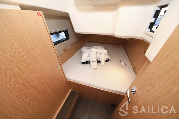 Bavaria C42 - Yacht Charter Sailica
