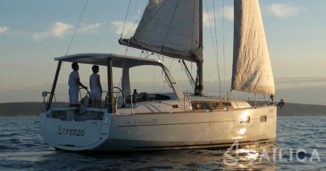 Oceanis 35 - Yacht Charter Sailica