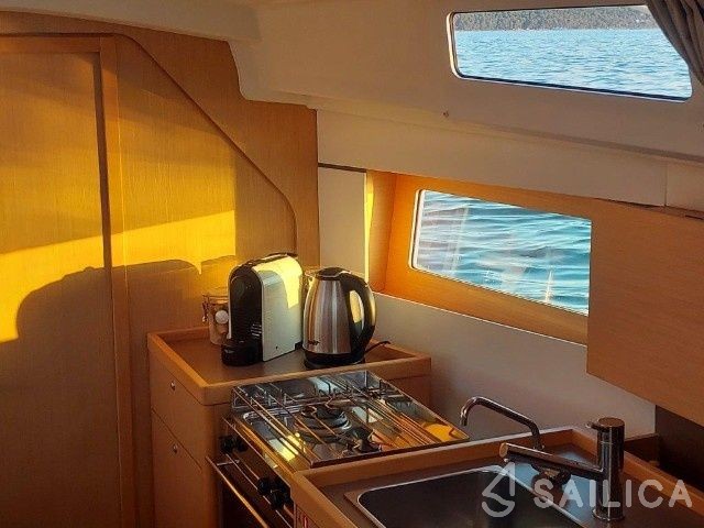 Oceanis 35 - Yacht Charter Sailica