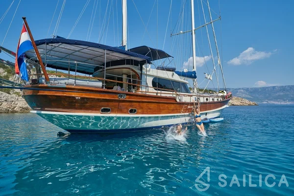 Gulet - Yacht Charter Sailica