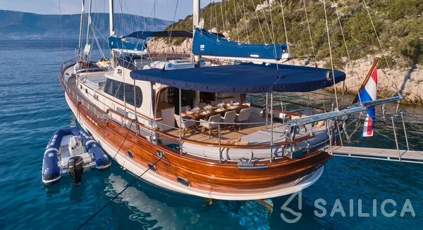 Gulet - Yacht Charter Sailica
