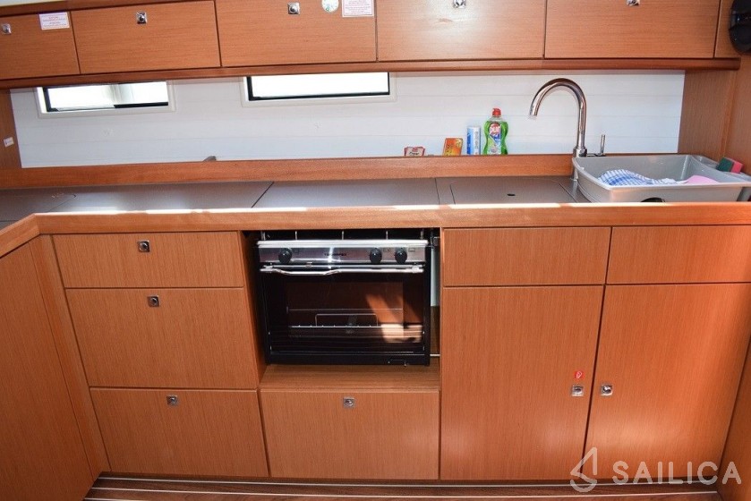 Bavaria 46 Cruiser - Yacht Charter Sailica