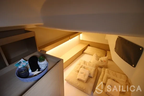 Oceanis 34.1 - Yacht Charter Sailica