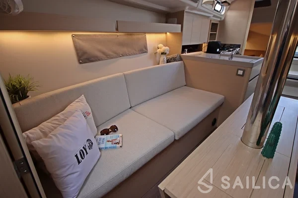 Oceanis 34.1 - Yacht Charter Sailica