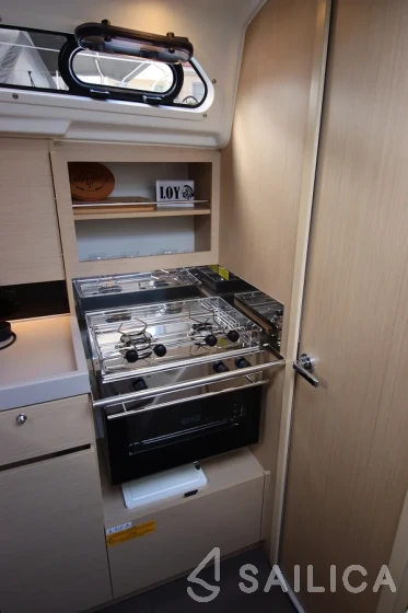 Oceanis 34.1 - Yacht Charter Sailica