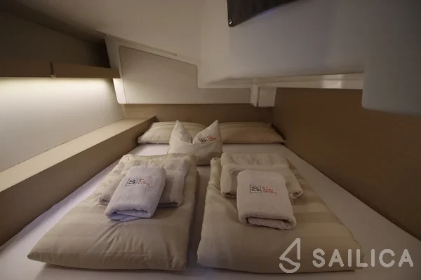 Oceanis 34.1 - Yacht Charter Sailica