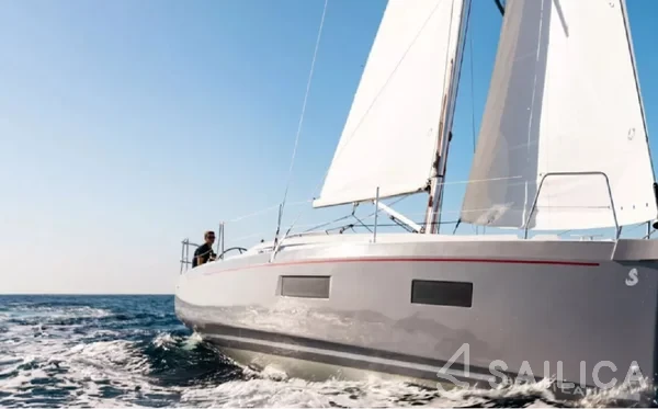 Oceanis 34.1 - Yacht Charter Sailica