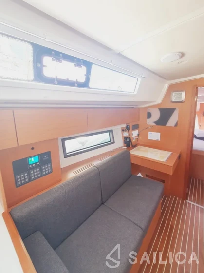 Bavaria C42 - Yacht Charter Sailica