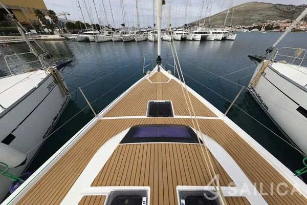Dufour 430 - Yacht Charter Sailica