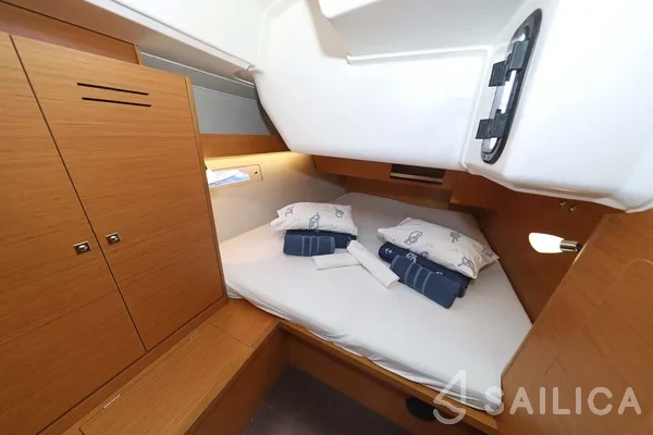 Dufour 430 - Yacht Charter Sailica