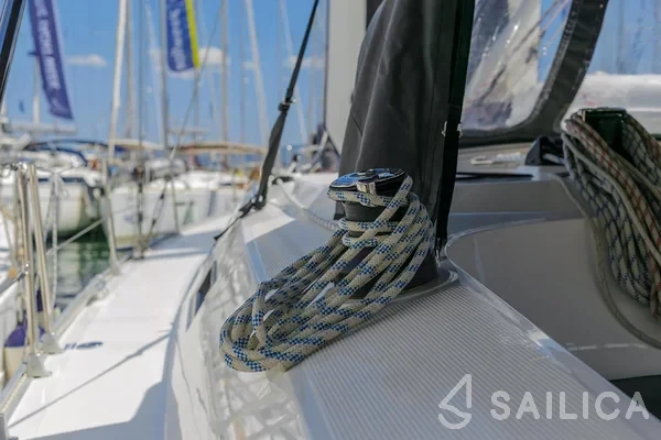 Bavaria 46 Cruiser - Yacht Charter Sailica