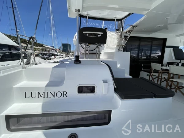 Lagoon 42 - Yacht Charter Sailica