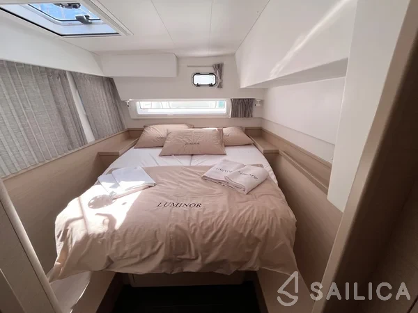 Lagoon 42 - Yacht Charter Sailica