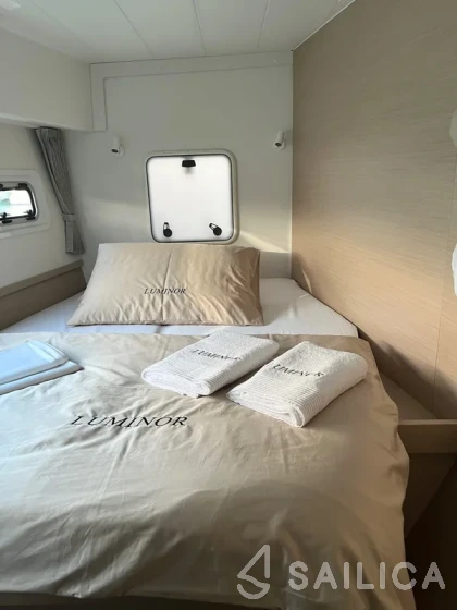 Lagoon 42 - Yacht Charter Sailica