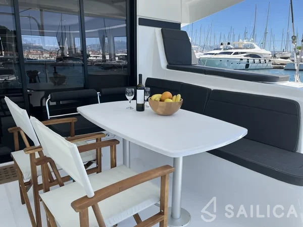 Lagoon 42 - Yacht Charter Sailica