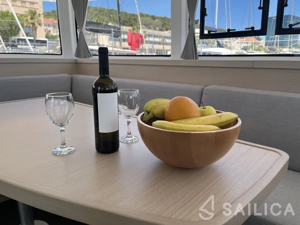 Lagoon 42 - Yacht Charter Sailica