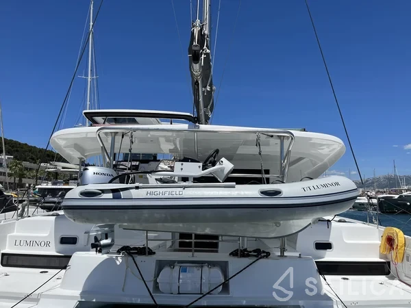 Lagoon 42 - Yacht Charter Sailica