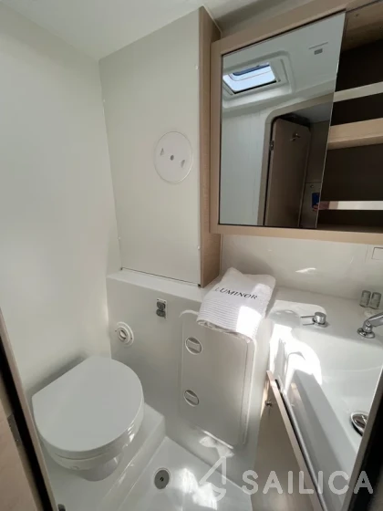 Lagoon 42 - Yacht Charter Sailica
