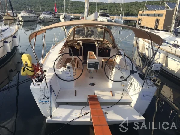 Dufour 350 GL - Yacht Charter Sailica