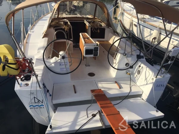 Dufour 350 GL - Yacht Charter Sailica