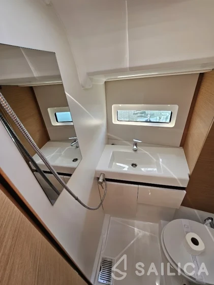Sun Odyssey 490 - Yacht Charter Sailica
