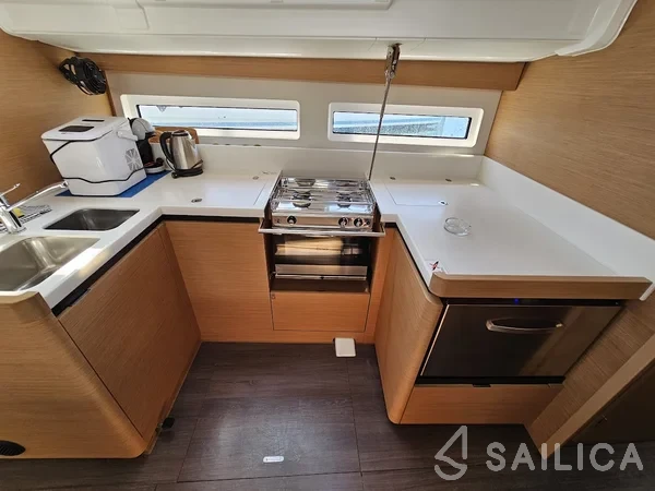 Sun Odyssey 490 - Yacht Charter Sailica