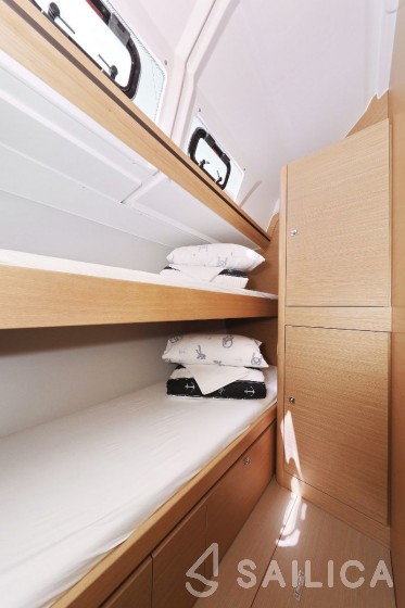 Dufour 520 GL - Yacht Charter Sailica