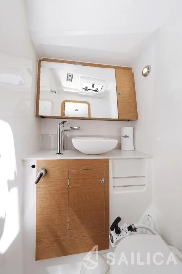 Dufour 520 GL - Yacht Charter Sailica