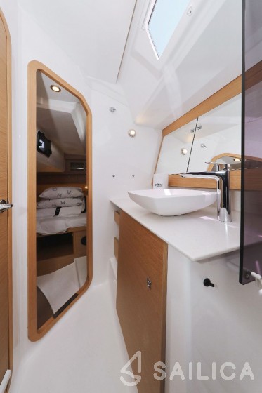 Dufour 520 GL - Yacht Charter Sailica