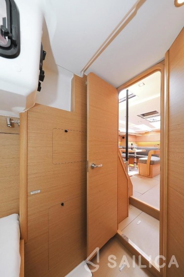 Dufour 520 GL - Yacht Charter Sailica
