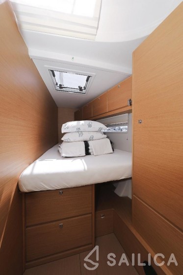 Dufour 520 GL - Yacht Charter Sailica