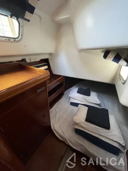 Oceanis 411 Celebration - Yacht Charter Sailica