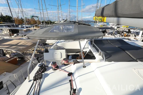 Astréa 42 - Yacht Charter Sailica